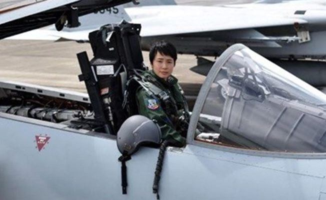 Japonya'da ilk kadın savaş pilotu