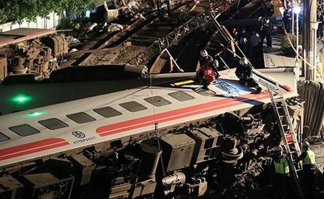 Tayvan'daki tren kazasında ölenlerin sayısı 18'e, yaralananların sayısı 187'ye çıktı