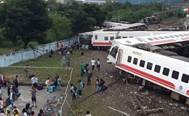 Tayvan'da tren faciası: 17 ölü