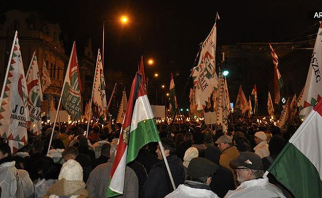 Macaristan'da "fazla mesai" protestosu devam ediyor