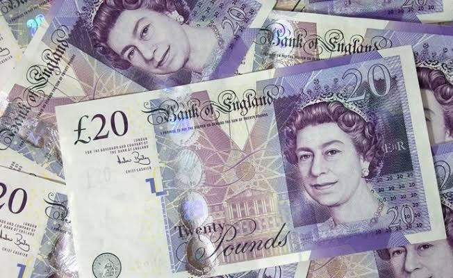 Sterlin “Brexit” gelişmeleriyle dolar karşısında geriledi