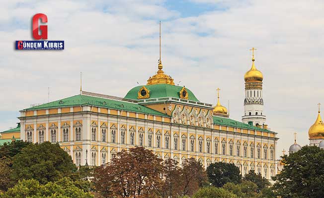 Κρεμλίνο: Απειλές κυρώσεων στη Ρωσία “μανιακά”